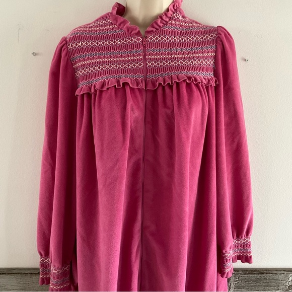 Vintage Evelyn Pearson velour lounge housecoat size Medium - Picture 2 of 8